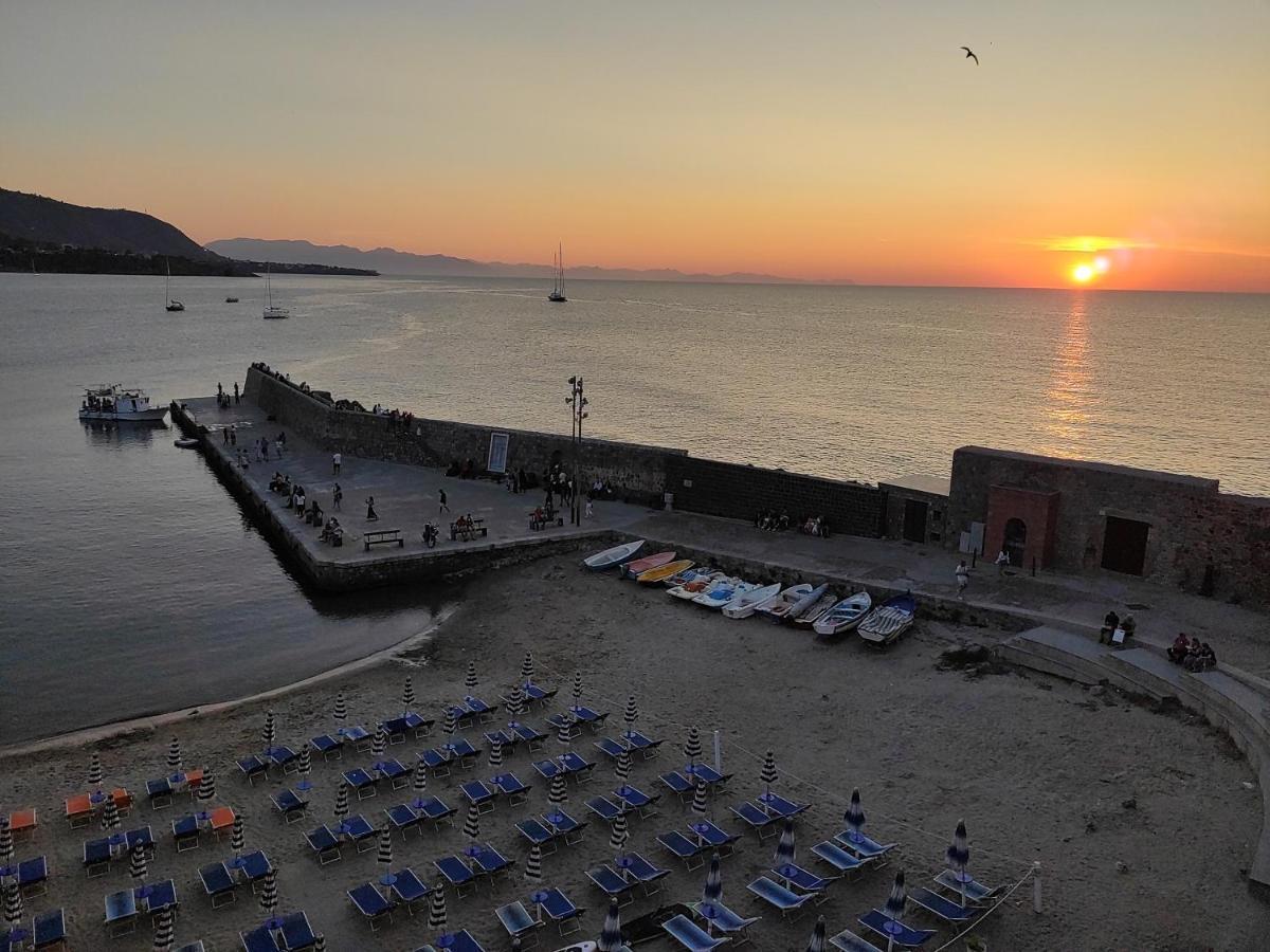 Casa Vacanze Tramonto Alla Marina Cefalù Zewnętrze zdjęcie