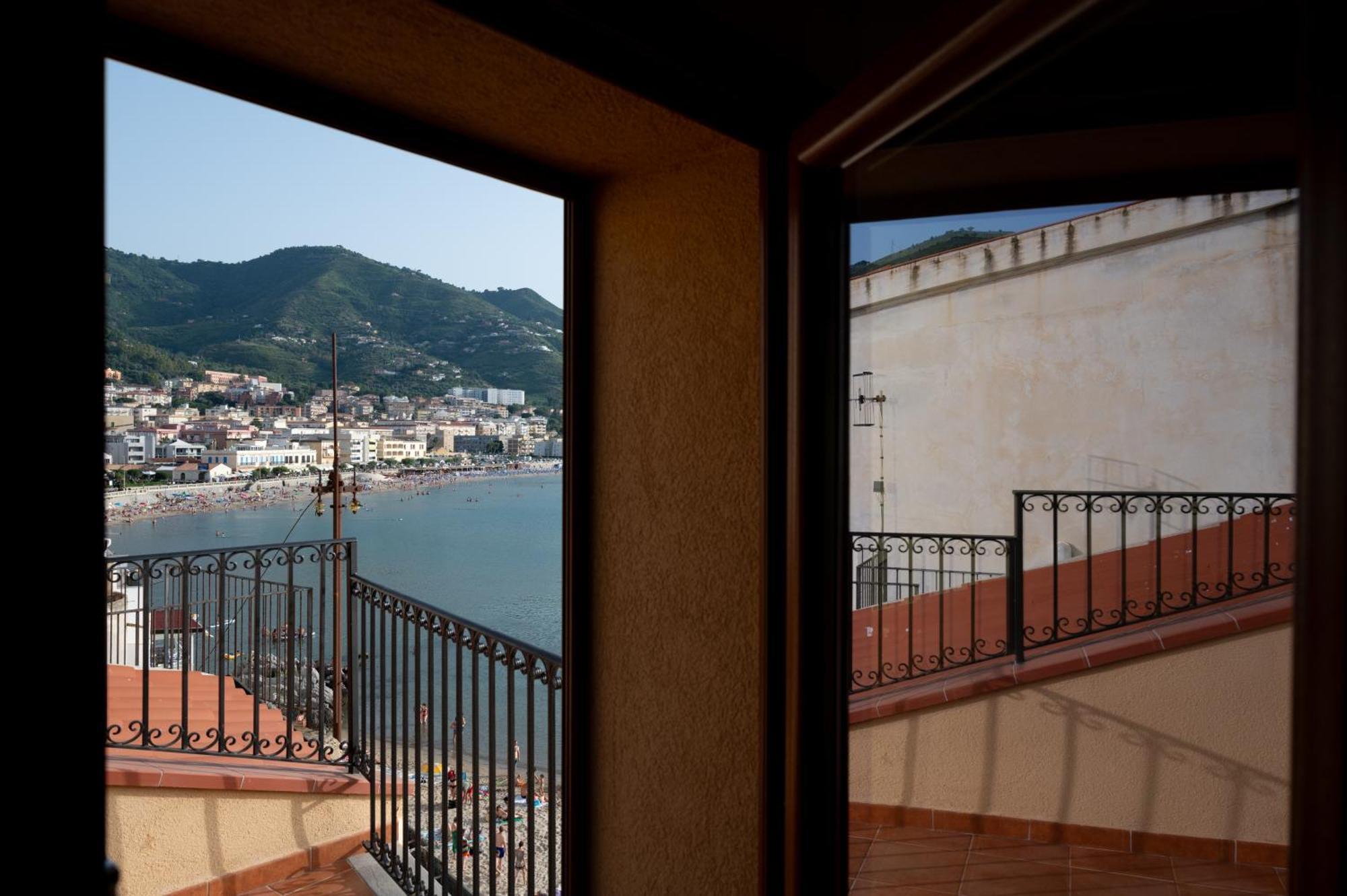 Casa Vacanze Tramonto Alla Marina Cefalù Zewnętrze zdjęcie